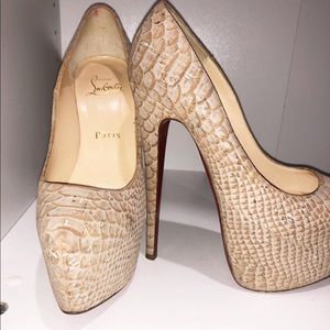 Christian Louboutin
Daffodile Snake-Print Cork Platform Pump, Beige size 36.5